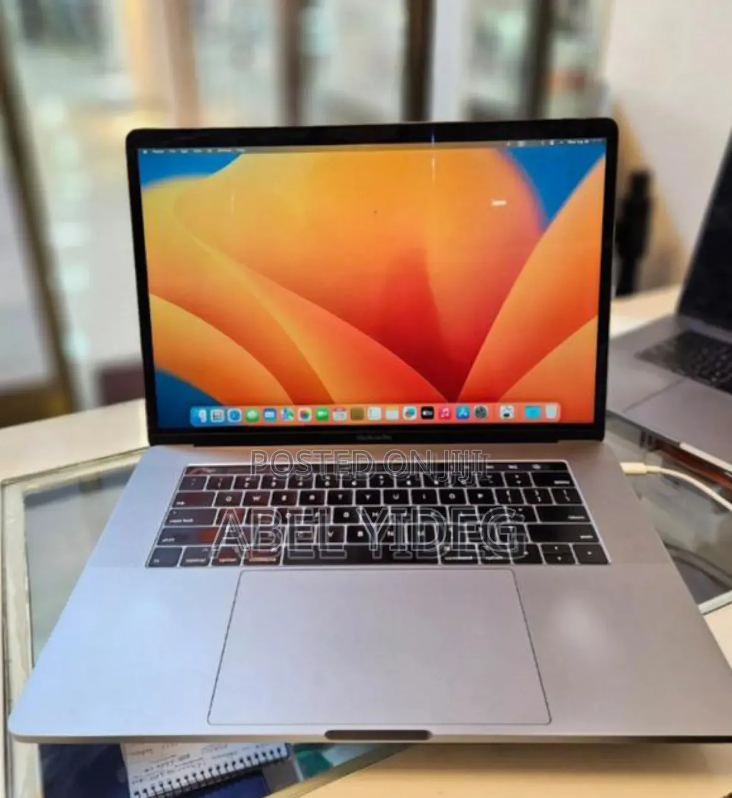 New Laptop Apple MacBook Pro 2018 32GB Intel Core i9 SSD 1T