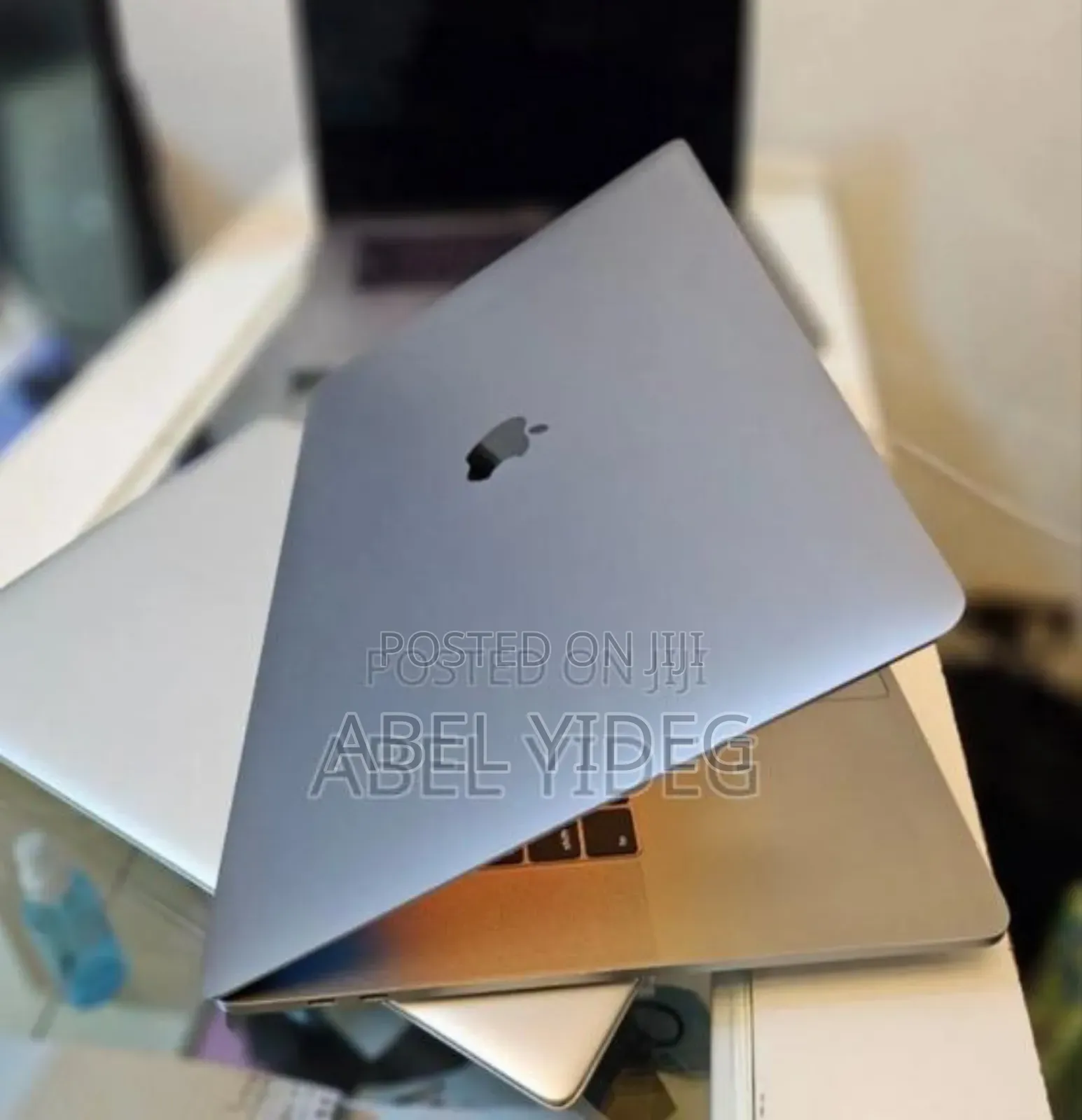 New Laptop Apple MacBook Pro 2018 32GB Intel Core i9 SSD 1T