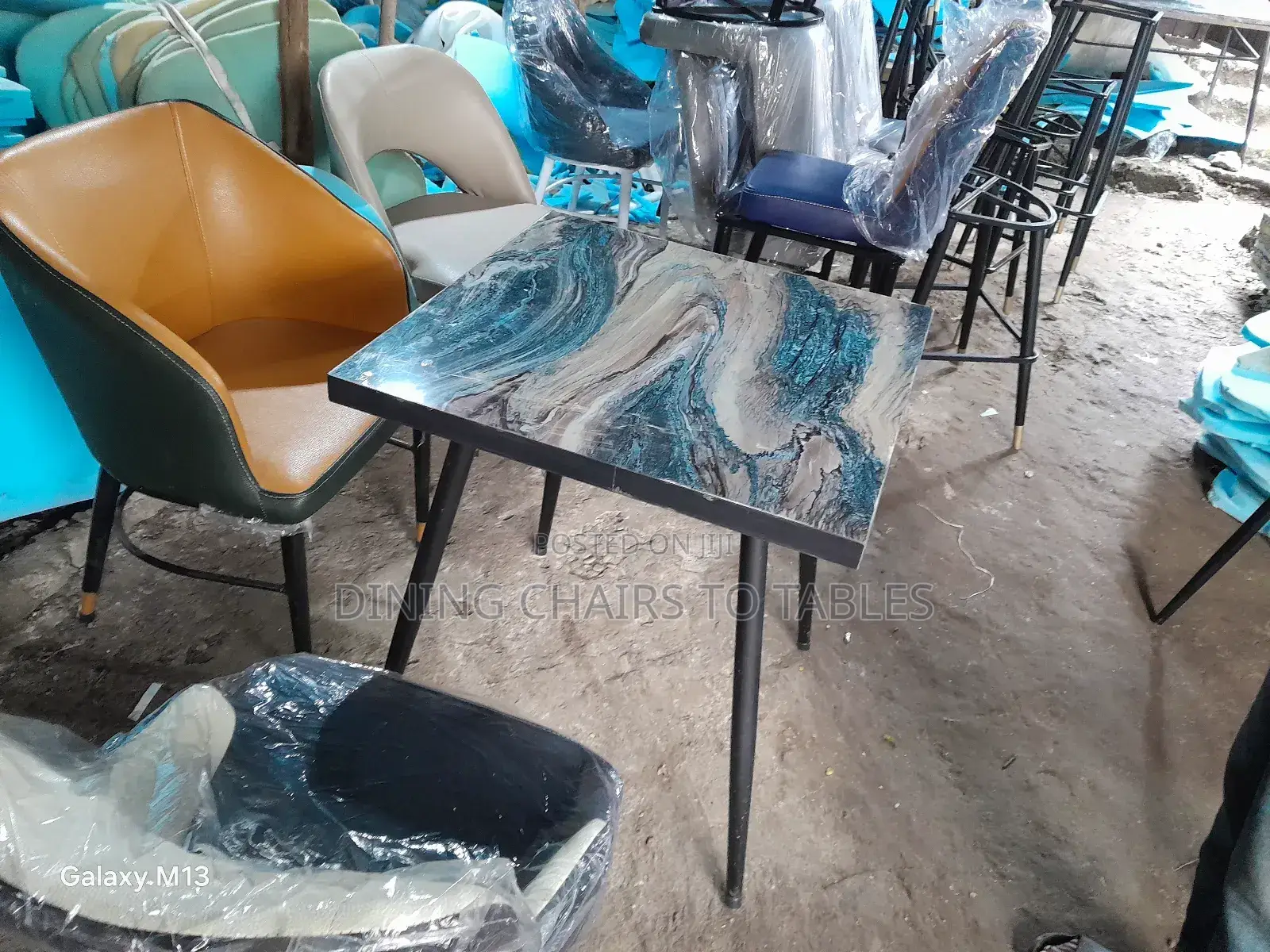 የሆቴል የካፌ የሥጋ ቤት የባር ወምበርና ጠረጼዛ