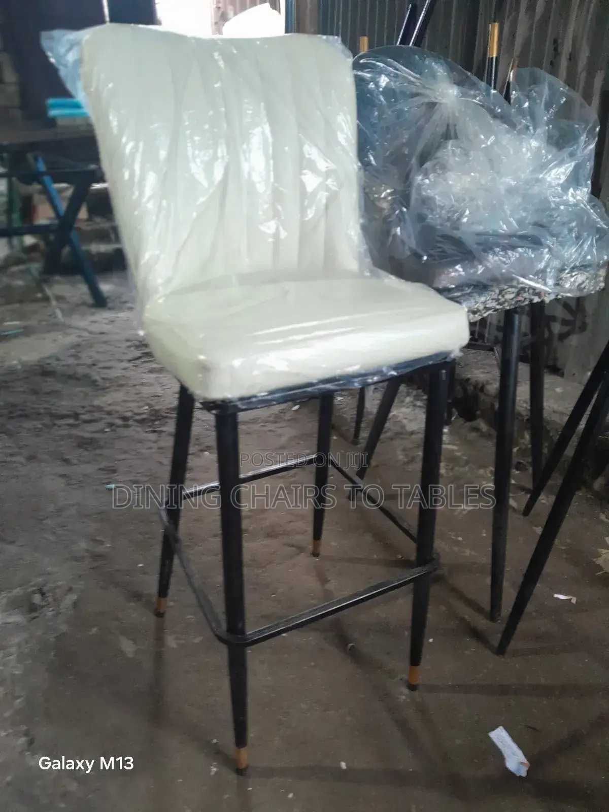 የሆቴል የካፌ የሥጋ ቤት የባር ወምበርና ጠረጼዛ