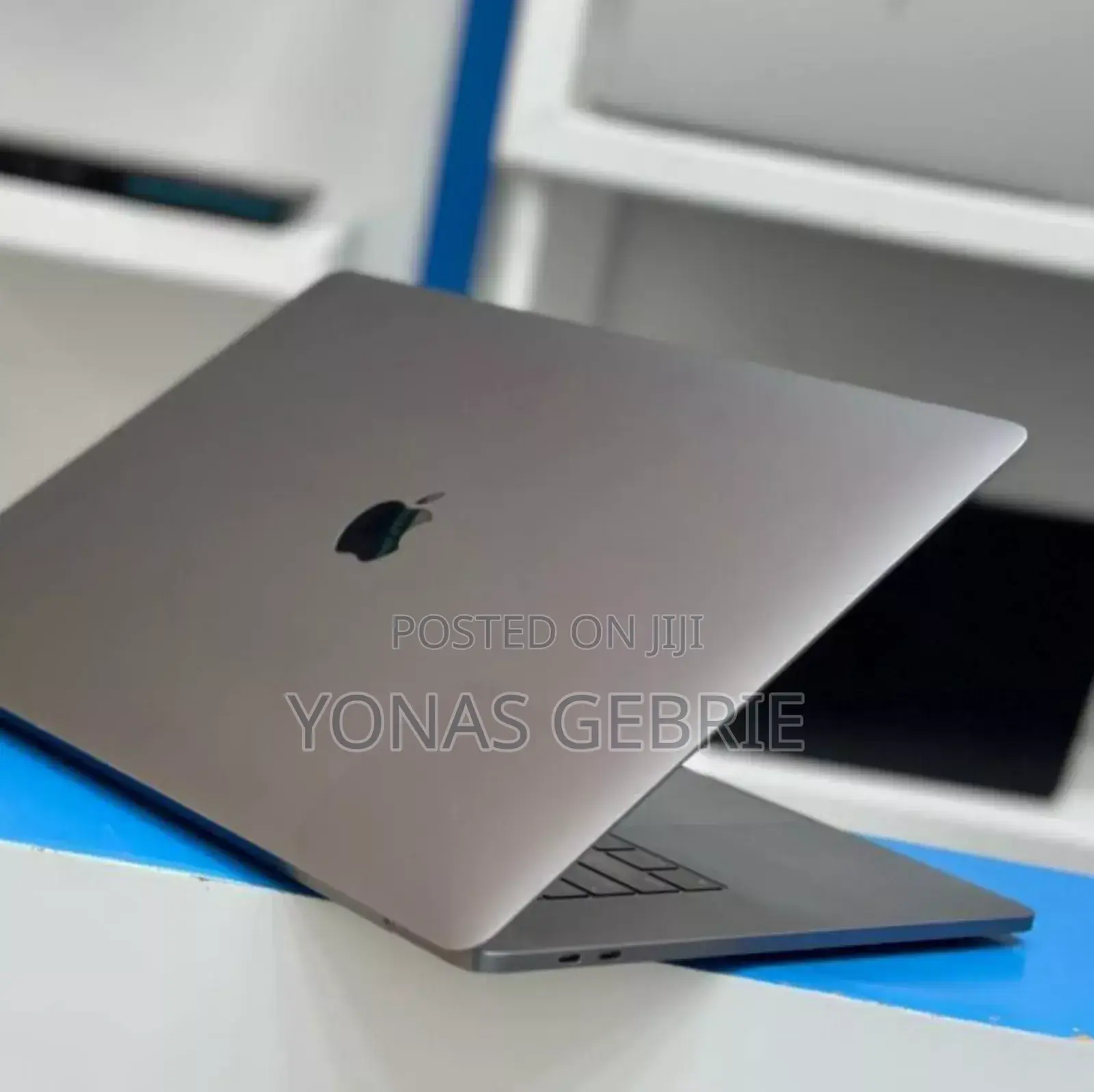 New Laptop Apple MacBook Pro 2017 16GB Intel Core I7 SSD 512GB