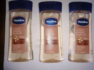 Photo - Vaseline Cocoa Radiant Body Oil