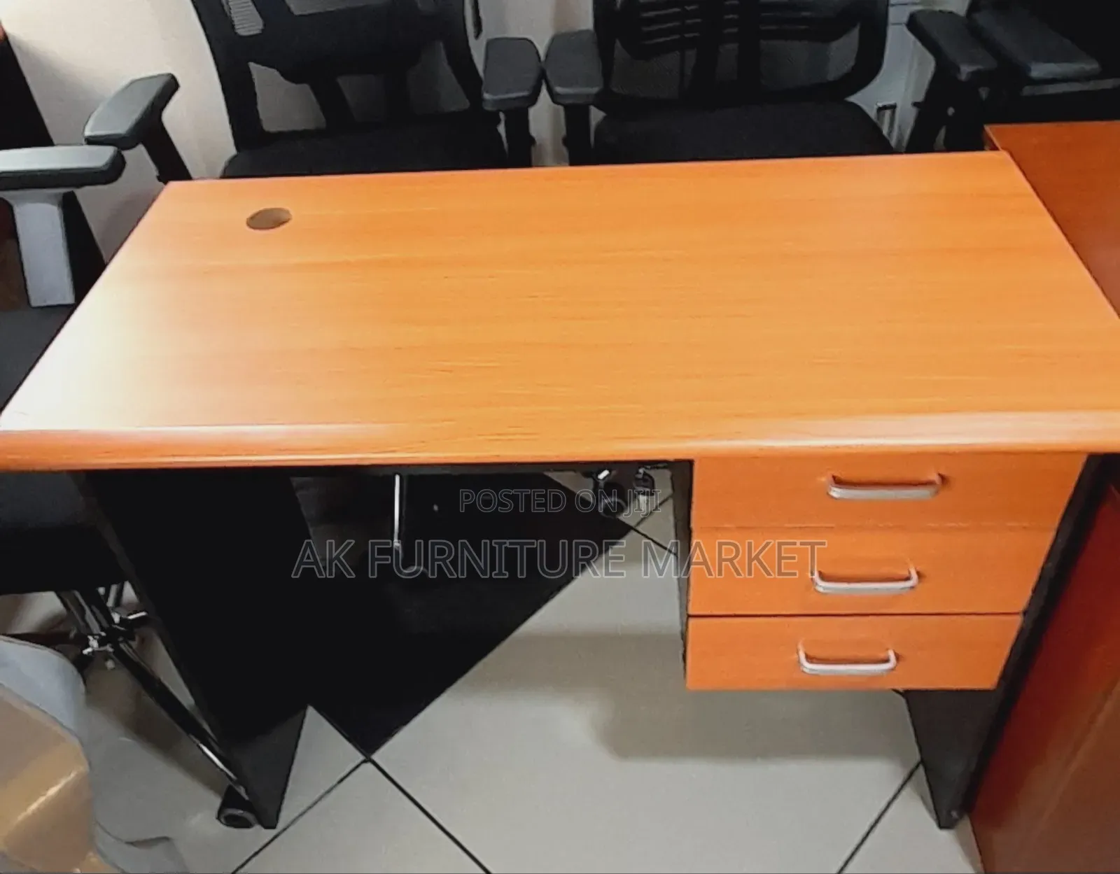 Office Table Full Imported Size 1m/70cm