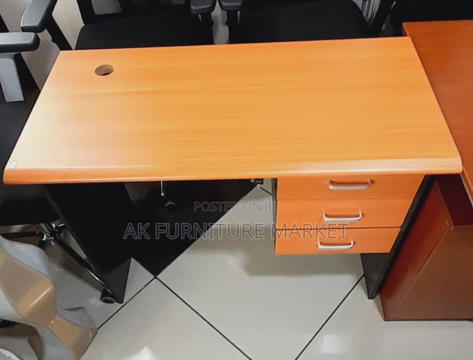 Office Table Full Imported Size 1m/70cm