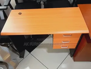 Office Table Full Imported Size 1m/70cm