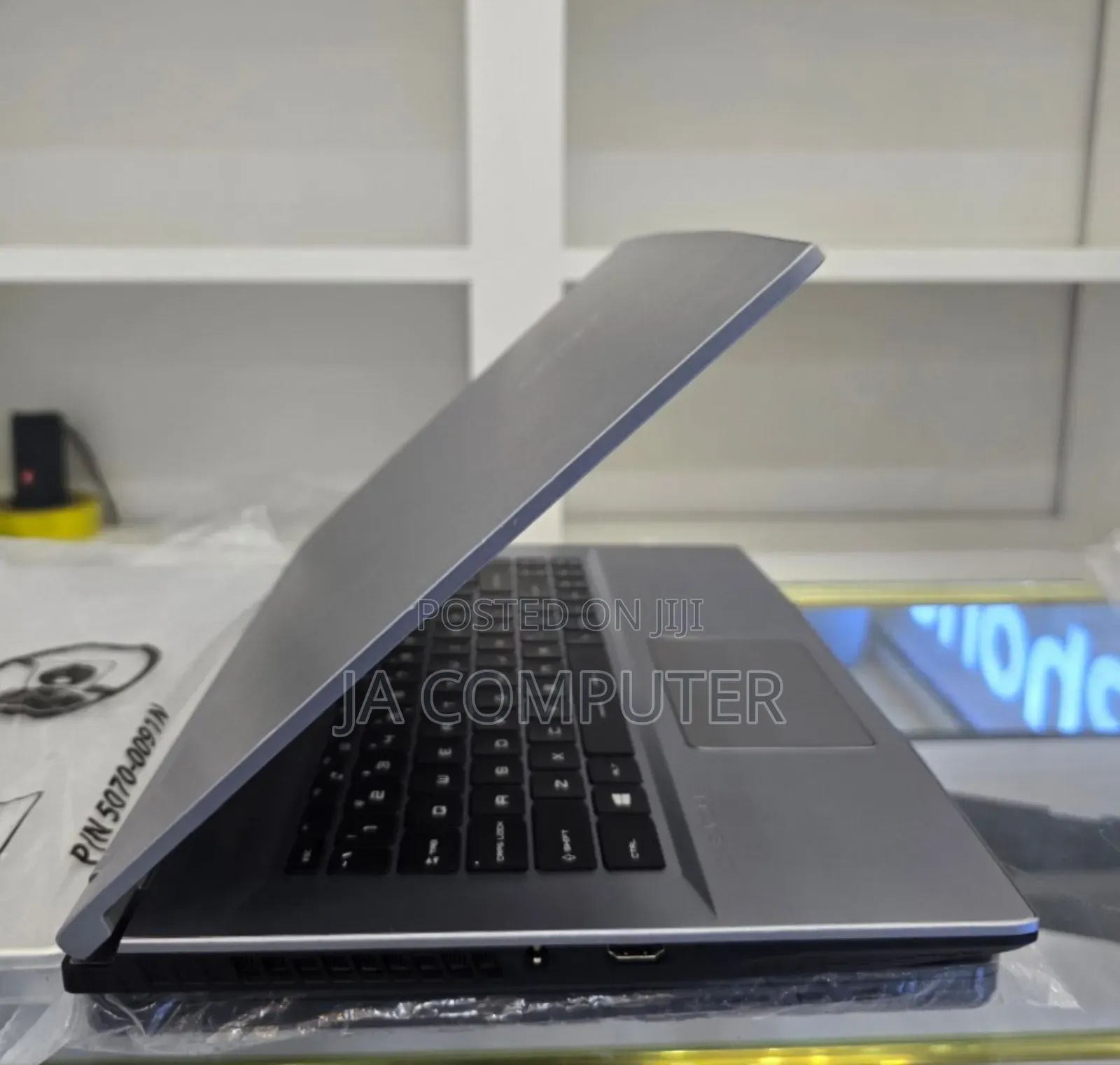 New Laptop MSI Creator 17 B11ug-414 16GB Intel Core I7 SSD 512GB