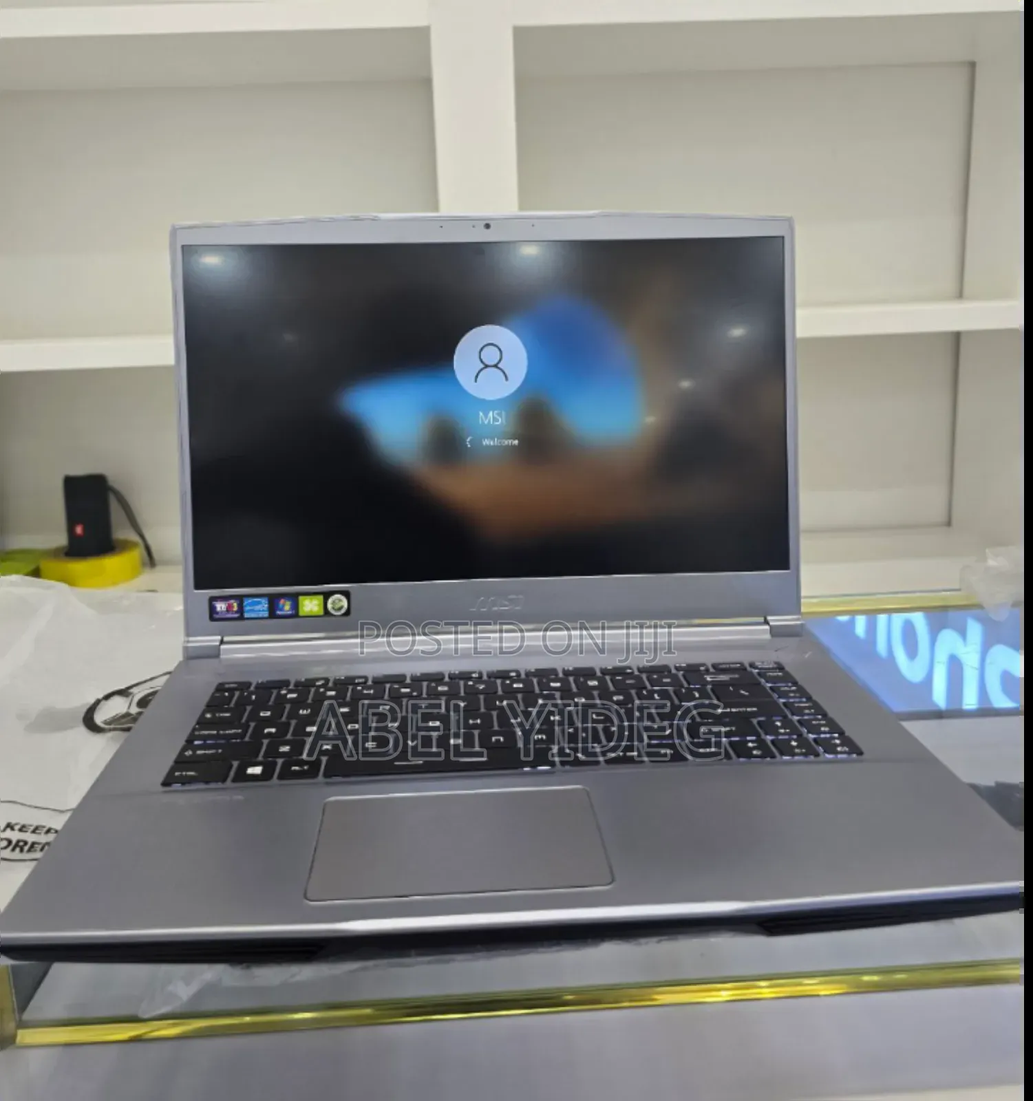 New Laptop MSI Creator 17 B11ue-224 16GB Intel Core I7 SSD 512GB