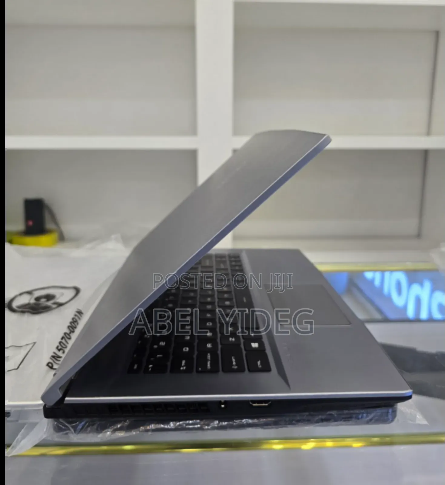 New Laptop MSI Creator 17 B11ue-224 16GB Intel Core I7 SSD 512GB