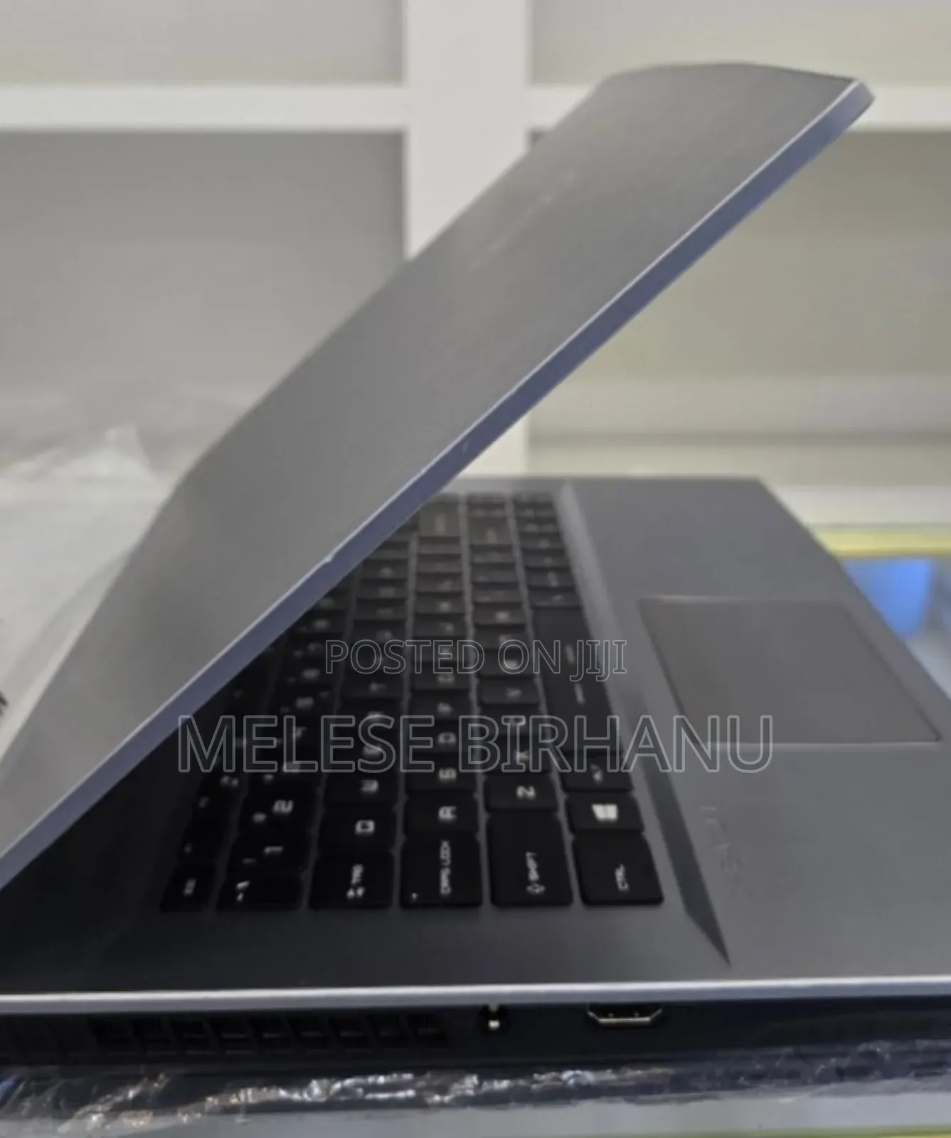 New Laptop MSI Creator 17 B11uh-416 16GB Intel Core I7 SSD 512GB