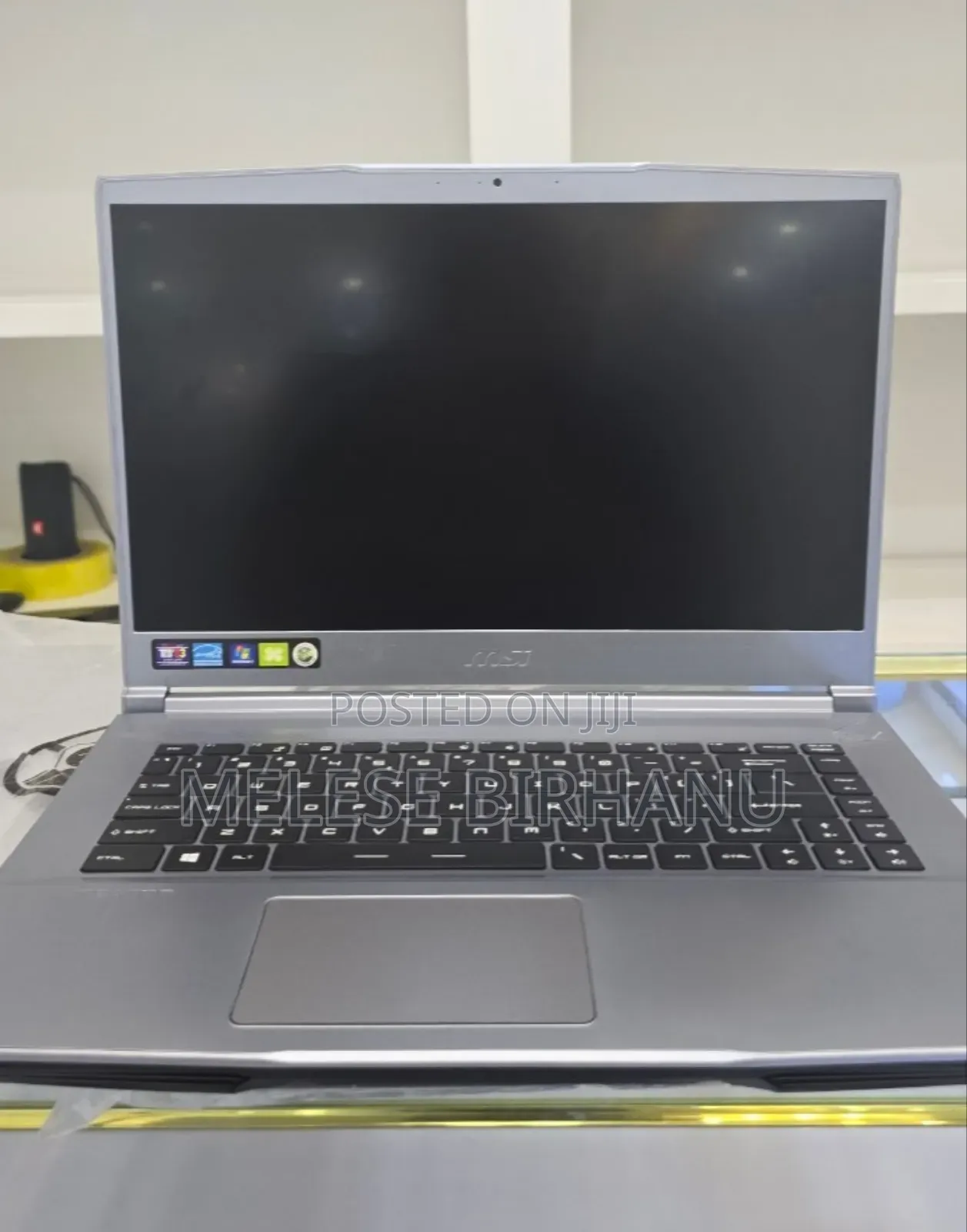 New Laptop MSI Creator 17 B11uh-416 16GB Intel Core I7 SSD 512GB