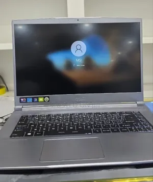 New Laptop MSI Creator 17 B11uh-416 16GB Intel Core I7 SSD 512GB