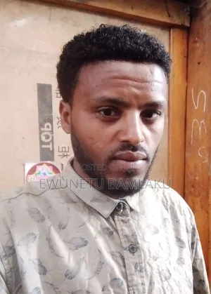 Photo - Online Sales Person