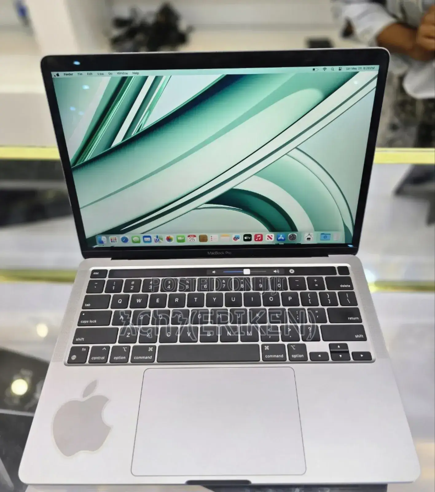 New Laptop Apple MacBook Pro 2022 M2 8GB Apple M2 SSD 256GB