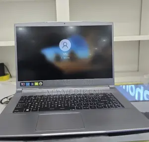 New Laptop MSI Creator 17 B11ue-224 16GB Intel Core I7 SSD 512GB