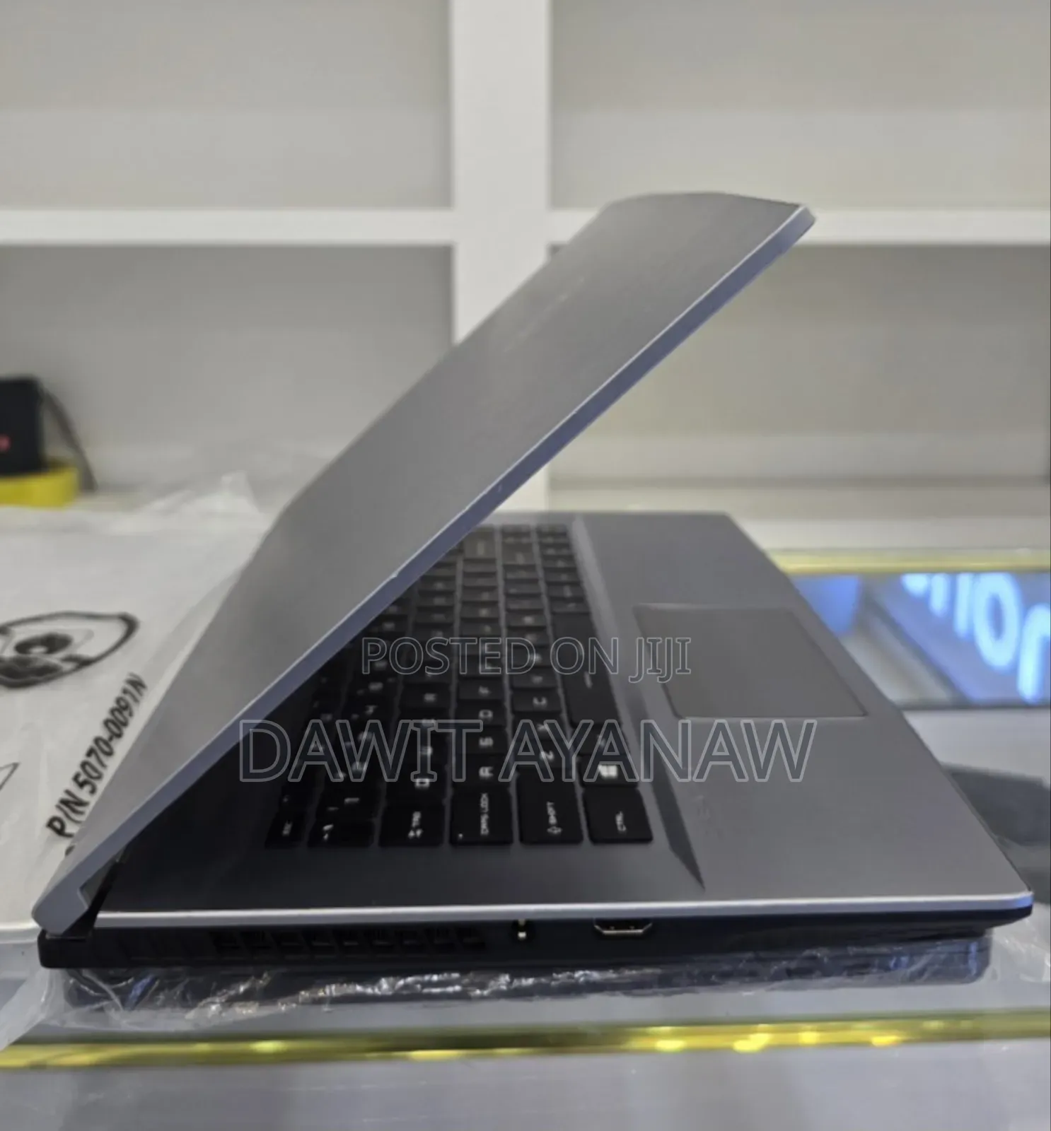 New Laptop MSI Creator 17 B11ue-224 16GB Intel Core I7 SSD 512GB