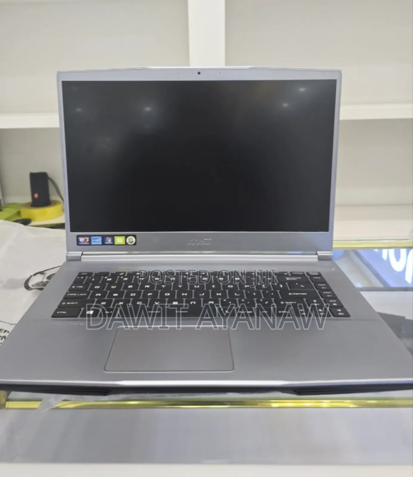 New Laptop MSI Creator 17 B11ue-224 16GB Intel Core I7 SSD 512GB