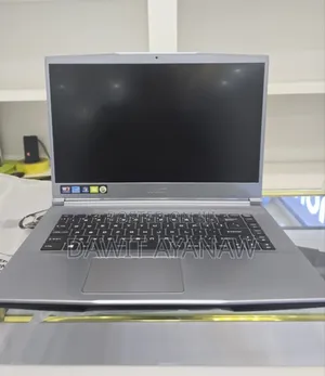 New Laptop MSI Creator 17 B11ue-224 16GB Intel Core I7 SSD 512GB