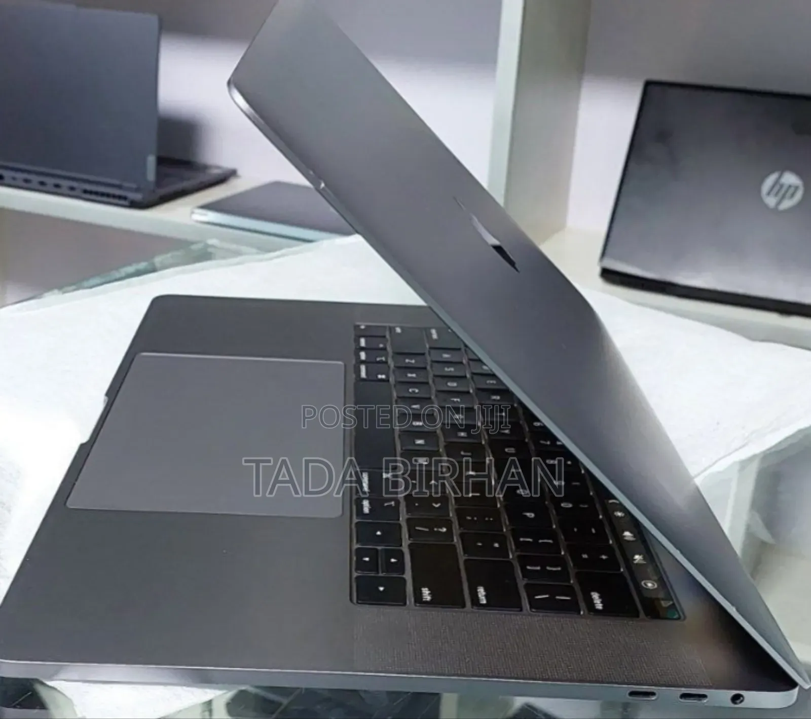 New Laptop Apple MacBook Pro 2019 16GB Intel Core I7 SSD 512GB