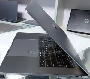 New Laptop Apple MacBook Pro 2019 16GB Intel Core I7 SSD 512GB