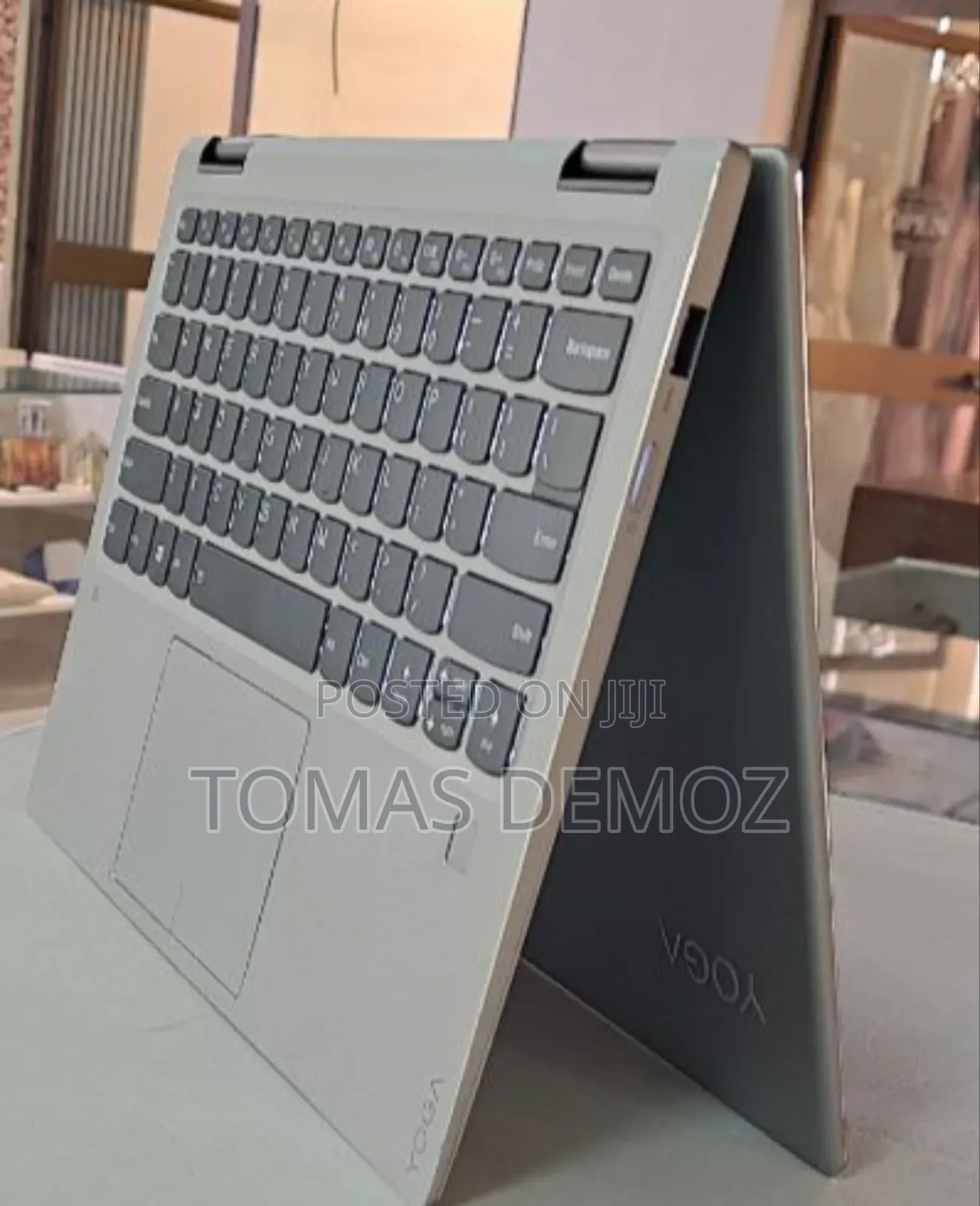 New Laptop Lenovo Yoga 710 8GB Intel Core I5 SSD 512GB