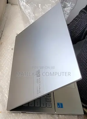 New Laptop Asus VivoBook 15 X505BA 8GB Intel Core I3 SSD 256GB