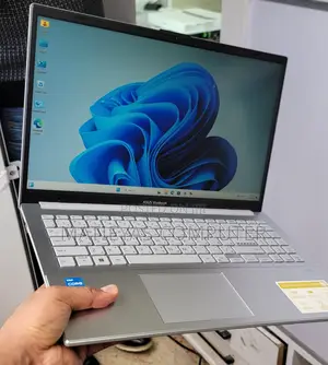 New Laptop Asus VivoBook 15 X505BA 8GB Intel Core I3 SSD 256GB