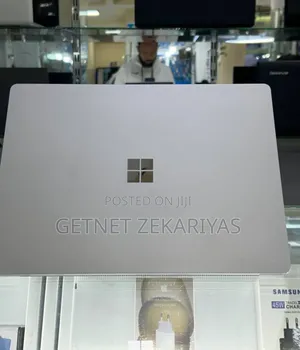 New Laptop Microsoft Surface Book 2 8GB Intel Core I5 SSD 128GB