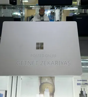 New Laptop Microsoft Surface Book 2 8GB Intel Core I5 SSD 128GB