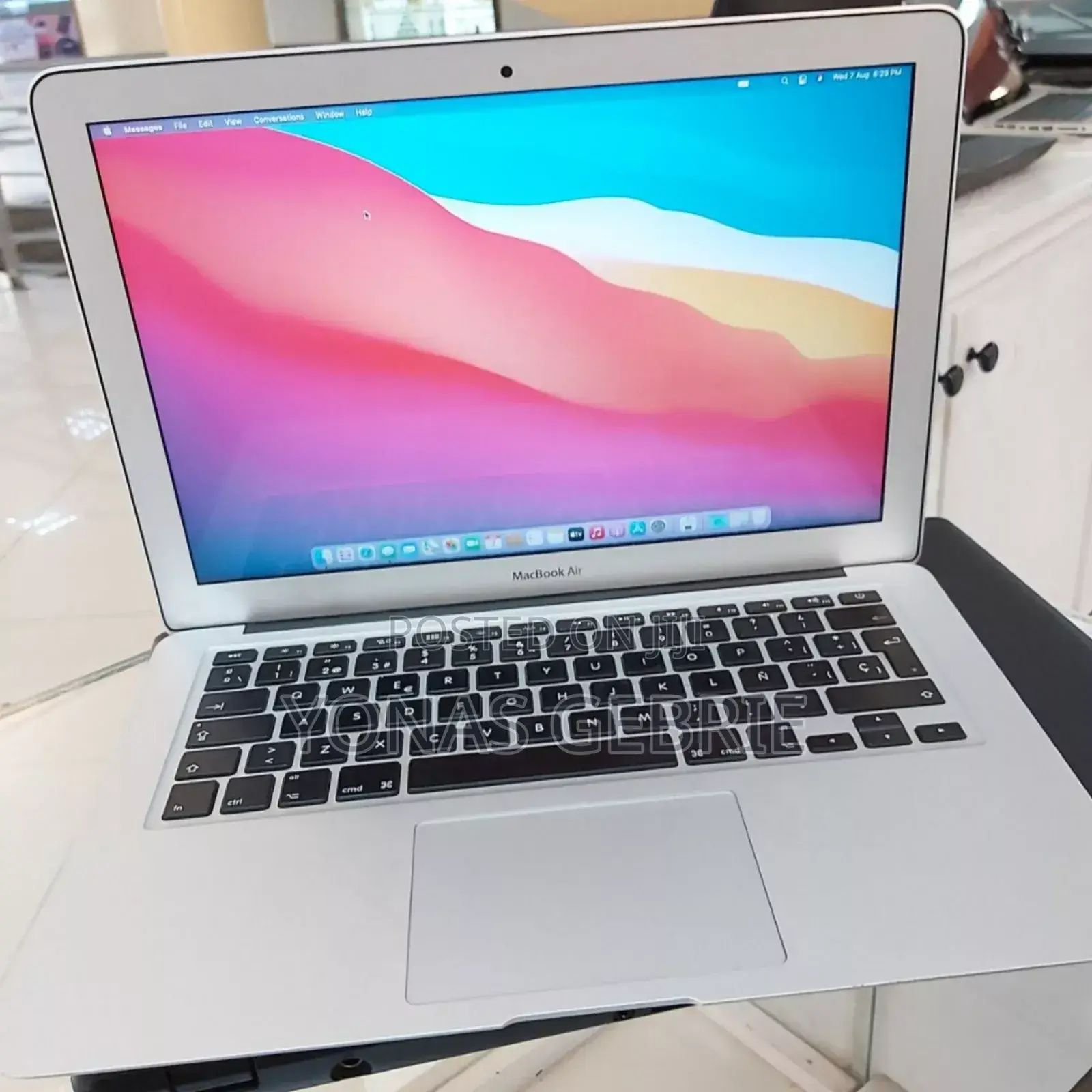New Laptop Apple MacBook Air 2013 4GB Intel Core I5 SSD 128GB