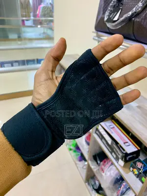 Black Gym Gloves