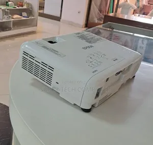 Epson EB-E01 Projector for Sell