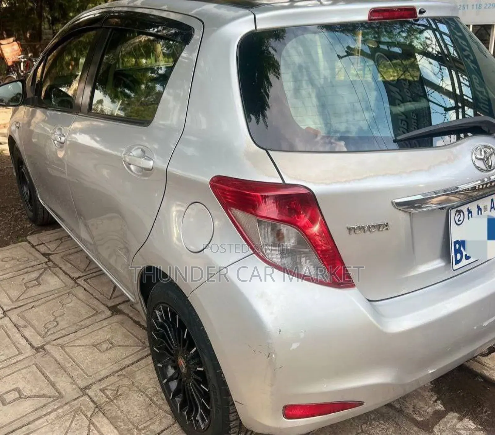Toyota Yaris 2012 Silver
