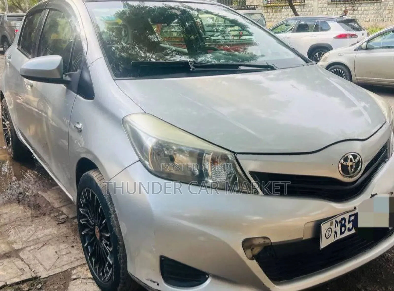 Toyota Yaris 2012 Silver