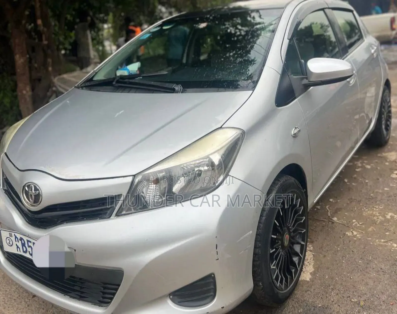 Toyota Yaris 2012 Silver