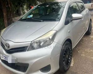 Toyota Yaris 2012 Silver