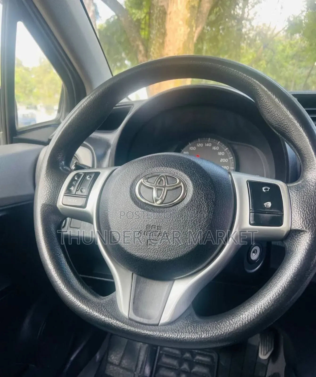 Toyota Yaris 2012 Silver