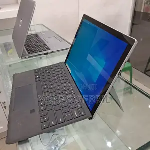 Photo - New Laptop Samsung Galaxy Book 2 4GB Intel Core I5 SSD 128GB