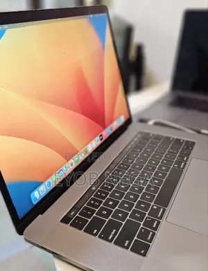 New Laptop Apple MacBook Pro 2018 32GB Intel Core I9 SSD 1T
