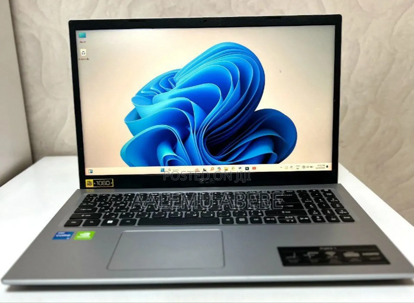 New Laptop Acer Apsire M3 581TG 8GB Intel Core I5 SSD 512GB