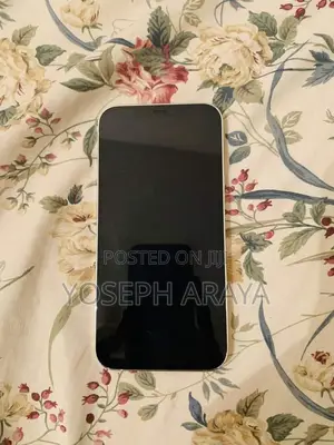 Photo - Apple iPhone 12 Pro Max 256 GB Yellow