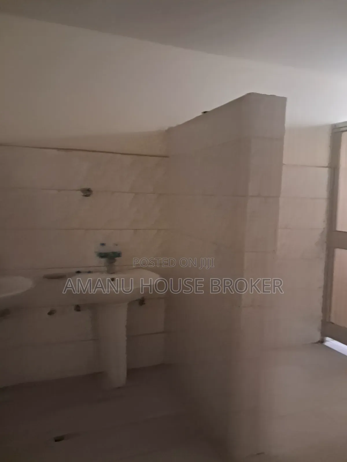 አስቸኳይ የሚከራይ ህንፃ ለሆስፒታል እና ለቢሮ የሚሆን