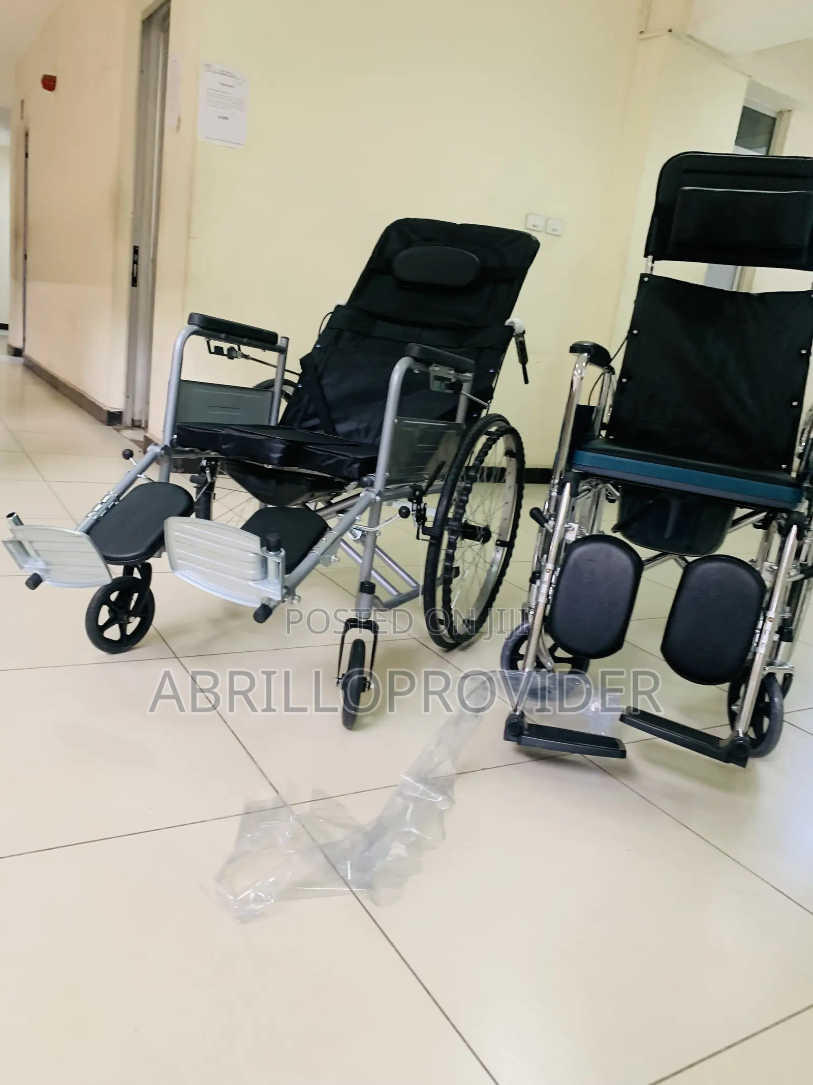 New Toilet Folding and Relaxing Wheelchair/Made Wheelchair