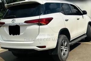 Toyota Fortuner 2021 White