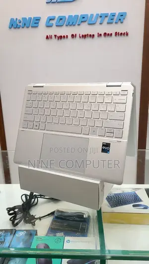 New Laptop HP Spectre 13 8GB Intel Core I5 SSD 512GB