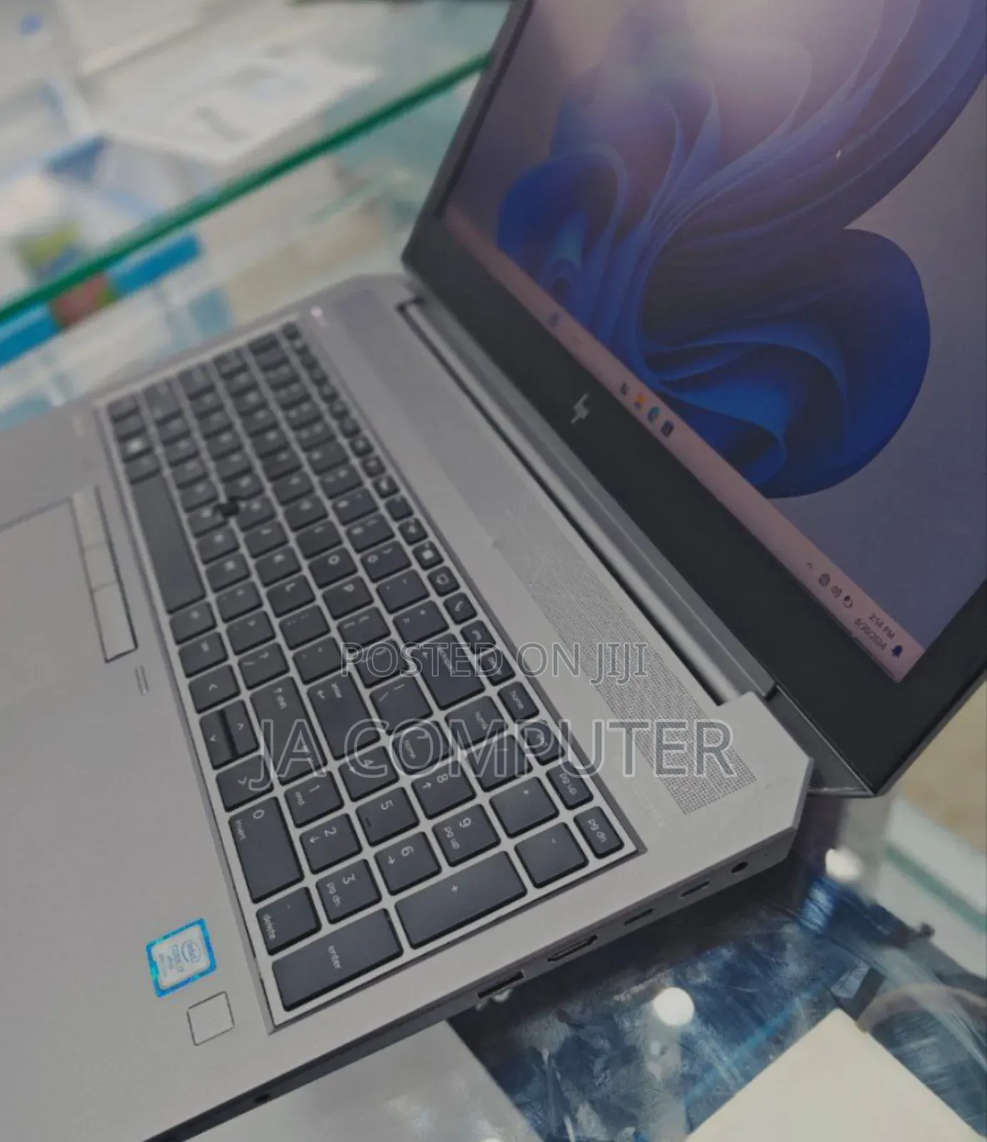 New Laptop HP ZBook Studio G4 32GB Intel Core I7 SSD 512GB