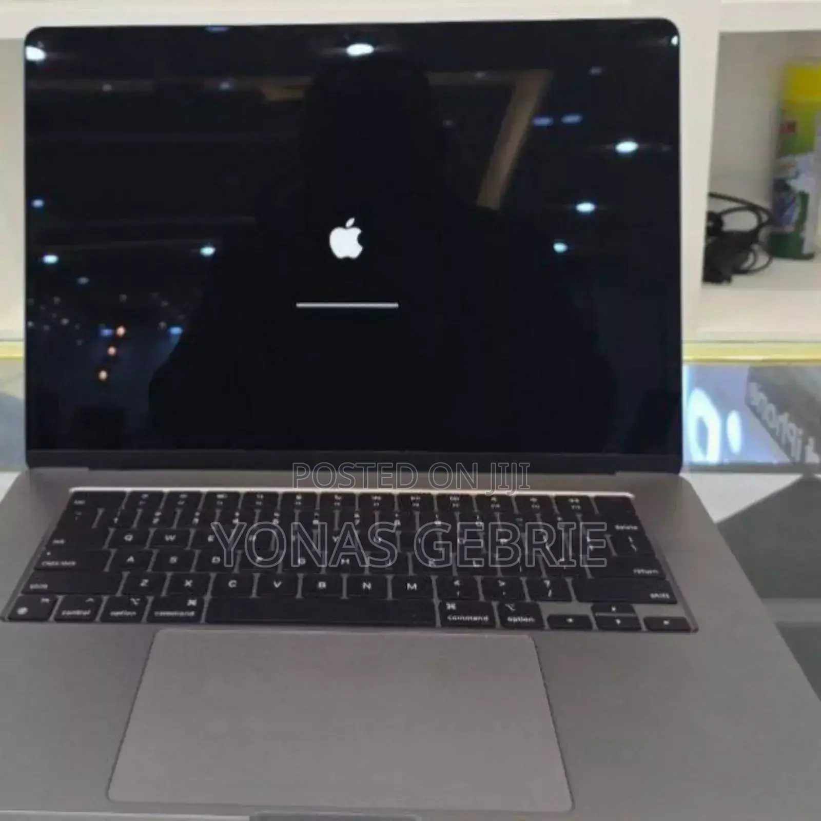 New Laptop Apple MacBook Air 2022 M2 8GB Apple M2 SSD 256GB