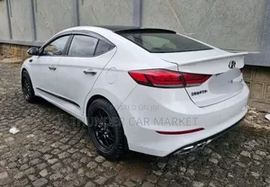 Hyundai Elantra 2017 White