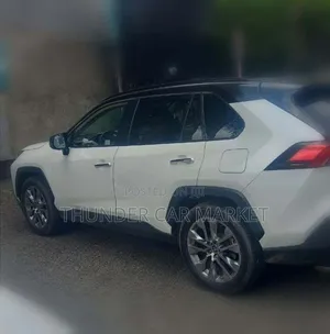 Toyota RAV4 2020 White