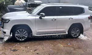 Toyota Land Cruiser 2022 White