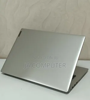 New Laptop Lenovo Ideapad 3 4GB AMD SSD 256GB
